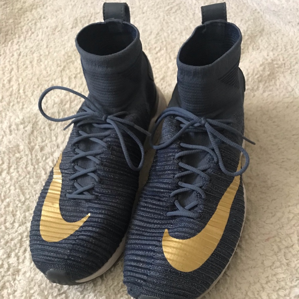 Mercurial indoor soccer shoes